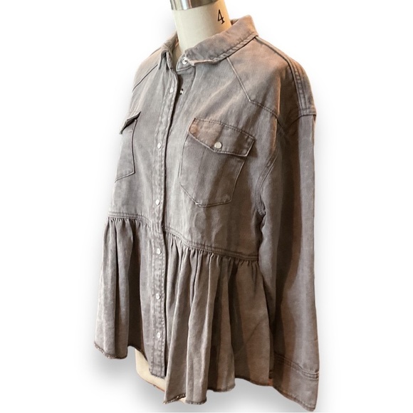 Earl Grey Button Up Long Sleeve Top Pearl Snap Shacket Medium NWT - Picture 6 of 14